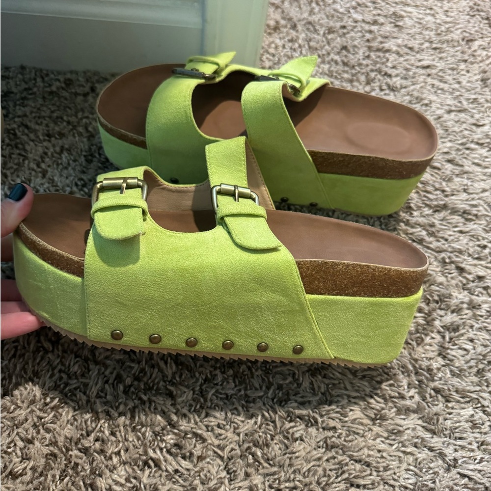 Platform sandals size 10 never worn